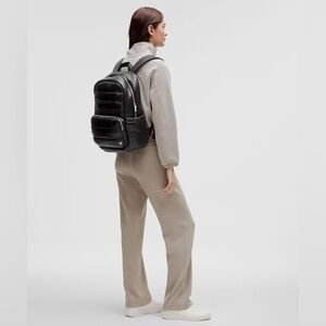 New In Bag Lululemon Everywhere Backpack 22L *Wunder Puff black
